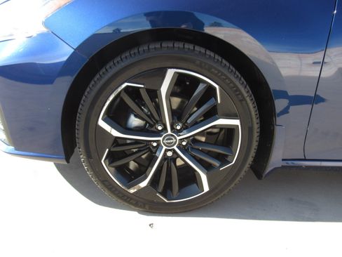 Used 2023 Nissan Altima 2.5 SR image 4