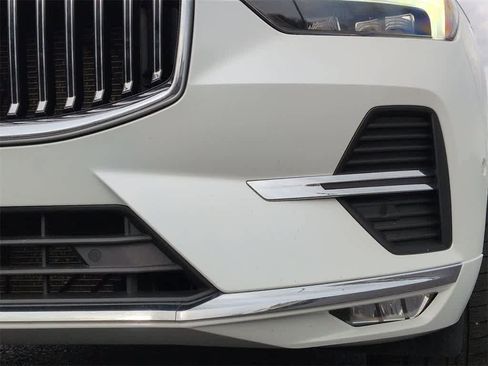 Used 2023 Volvo XC60 B5 Ultimate image 11