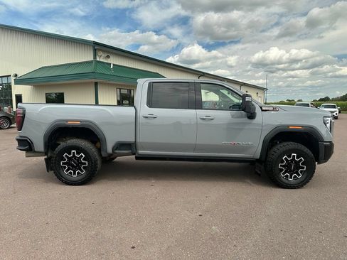 Used 2025 GMC Sierra 2500 AT4X AWD/4WD image 35