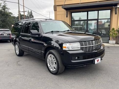 Used 2012 Lincoln Navigator L 4WD image 1