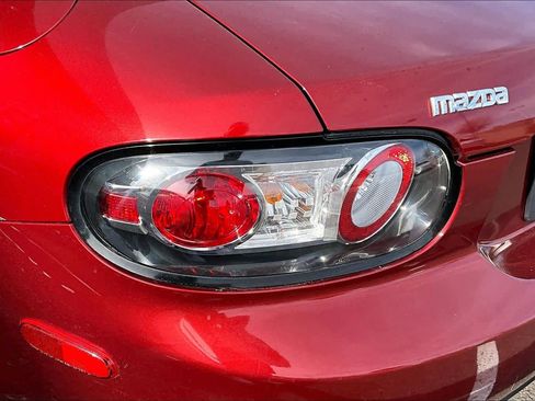 Used 2006 MAZDA MX-5 Miata Sport image 23