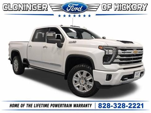 Used 2024 Chevrolet Silverado 2500 High Country w/ Technology Package AWD/4WD image 1