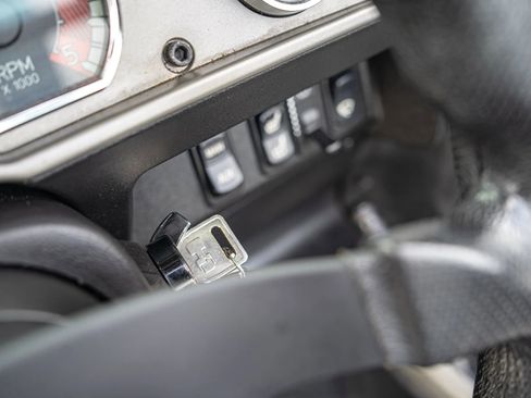 Used 2006 HUMMER H1 4-Door Open Top image 6