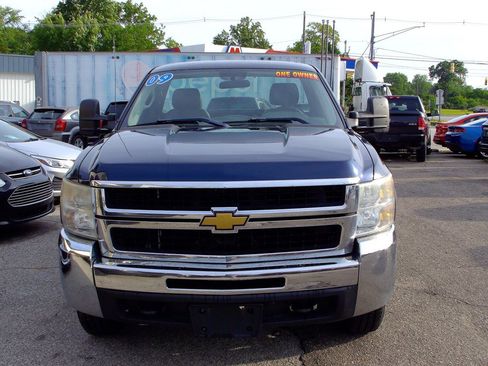 Used 2009 Chevrolet Silverado 2500 W/T AWD/4WD image 2