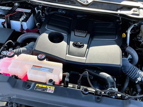 Used 2022 Toyota Tundra SR w/ SR Tow Package image 31