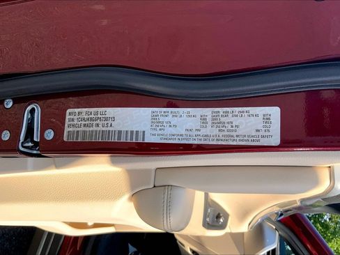 Certified 2023 Jeep Grand Cherokee L Limited w/ Black Appearance Package AWD/4WD image 31