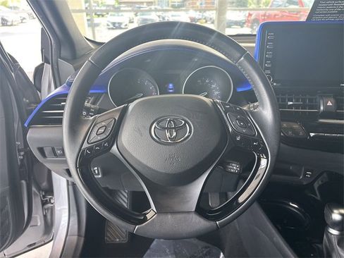 Used 2020 Toyota C-HR XLE image 27
