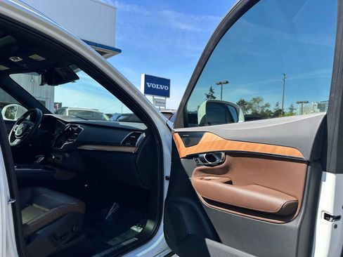 Used 2022 Volvo XC90 T6 Momentum w/ Advanced Package AWD/4WD image 10