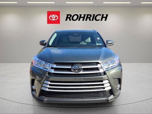 Used 2017 Toyota Highlander XLE image 8
