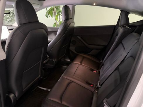 Used 2021 Tesla Model Y Long Range image 13