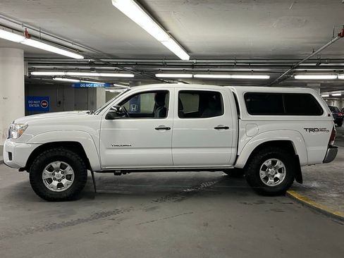 Used 2013 Toyota Tacoma 4x4 Double Cab w/ TRD Off-Road Pkg image 28