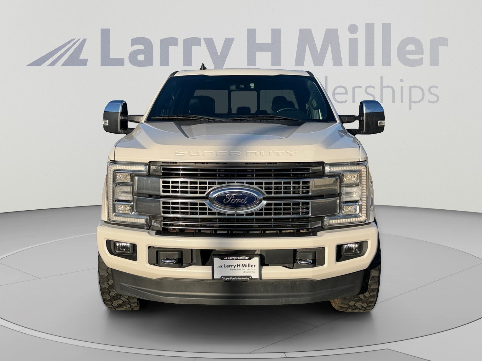 Used 2019 Ford F350 Platinum w/ Platinum Ultimate Package AWD/4WD image 8