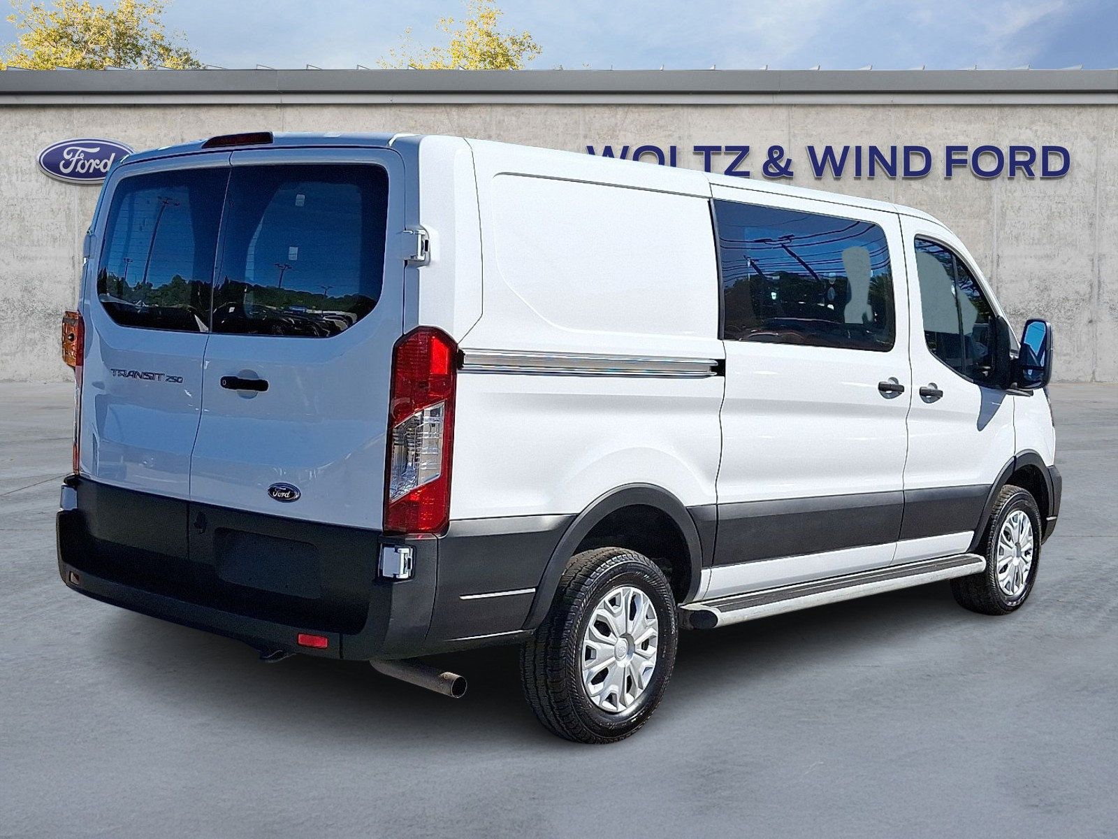 Used 2025 Ford Transit 250 Low Roof w/ Exterior Upgrade Package RWD image 6