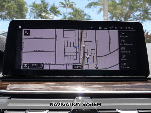 Used 2023 BMW 530e w/ Convenience Package RWD image 3