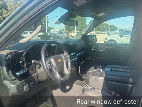 Used 2025 Chevrolet Silverado 1500 LT AWD/4WD image 11