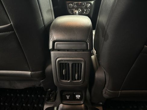 Used 2019 Jeep Compass Latitude AWD/4WD image 27