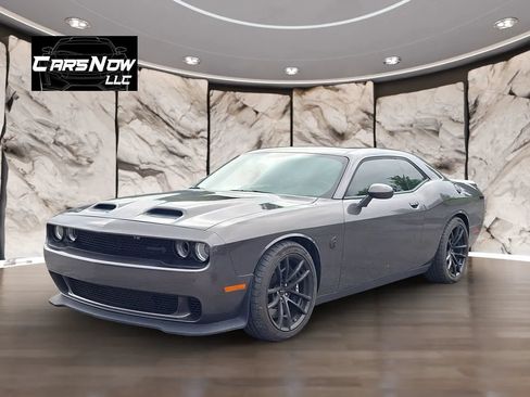 Used 2023 Dodge Challenger SRT Hellcat w/ Driver Convenience Group RWD image 3