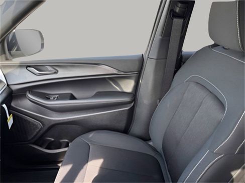 New 2025 Jeep Grand Cherokee L Laredo image 20