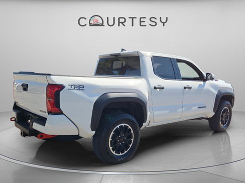 Certified 2024 Toyota Tacoma TRD Off-Road image 6