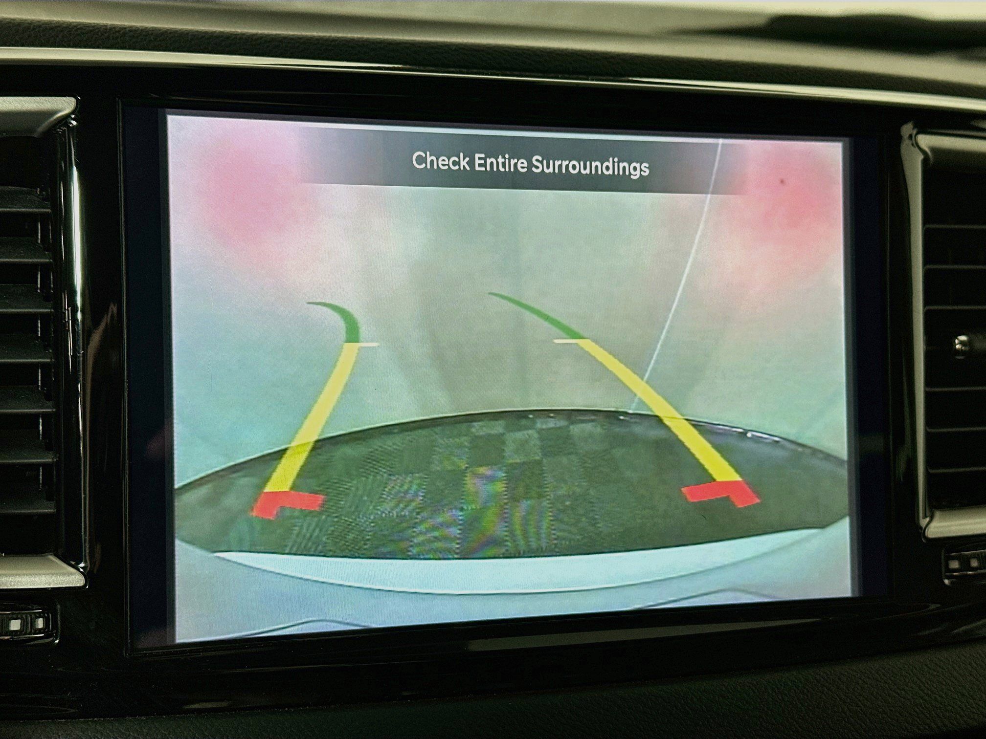 Used 2023 Chrysler Pacifica Touring-L FWD image 13