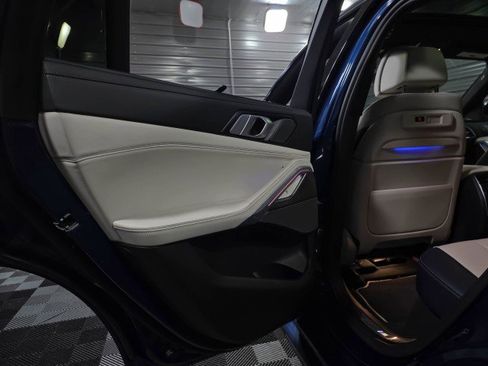 Used 2023 BMW X6 xDrive40i w/ Executive Package image 37