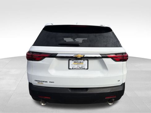 Used 2023 Chevrolet Traverse LT w/ Rear Camera Mirror Package image 9
