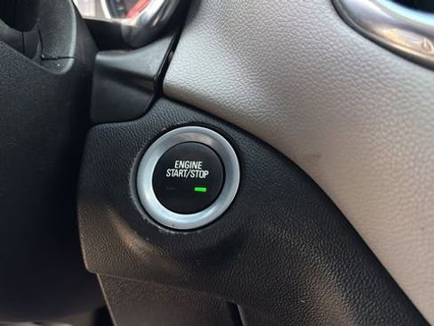 Used 2019 Chevrolet Equinox LT image 28