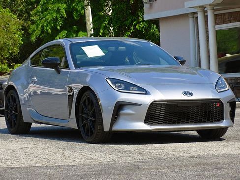 Used 2024 Toyota GR86 Premium RWD image 11