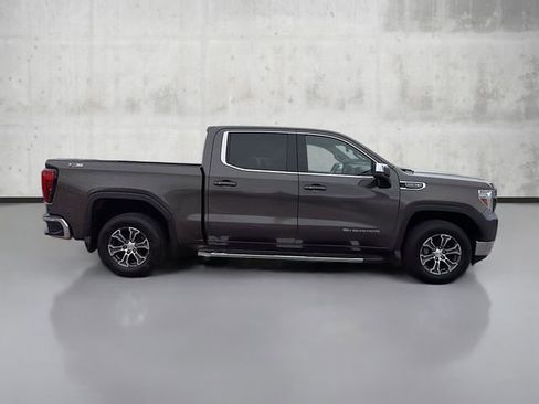 Used 2019 GMC Sierra 1500 SLE w/ SLE Value Package image 4