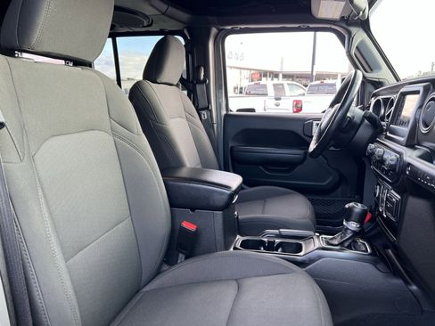 Used 2022 Jeep Wrangler Unlimited Sport image 25