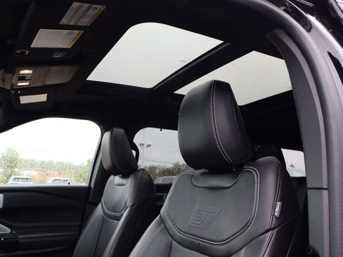 Used 2023 Ford Explorer ST w/ Equipment Group 401A AWD/4WD image 30