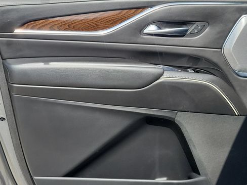 Used 2021 Cadillac Escalade ESV Sport Platinum w/ Heavy-Duty Trailer Package AWD/4WD image 19