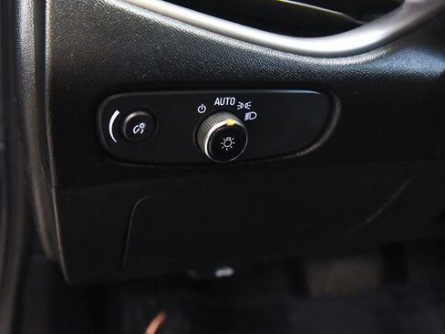 Used 2023 Chevrolet Malibu LT FWD image 19