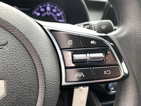 Used 2023 Kia Forte LXS w/ LXS Technology Package image 16