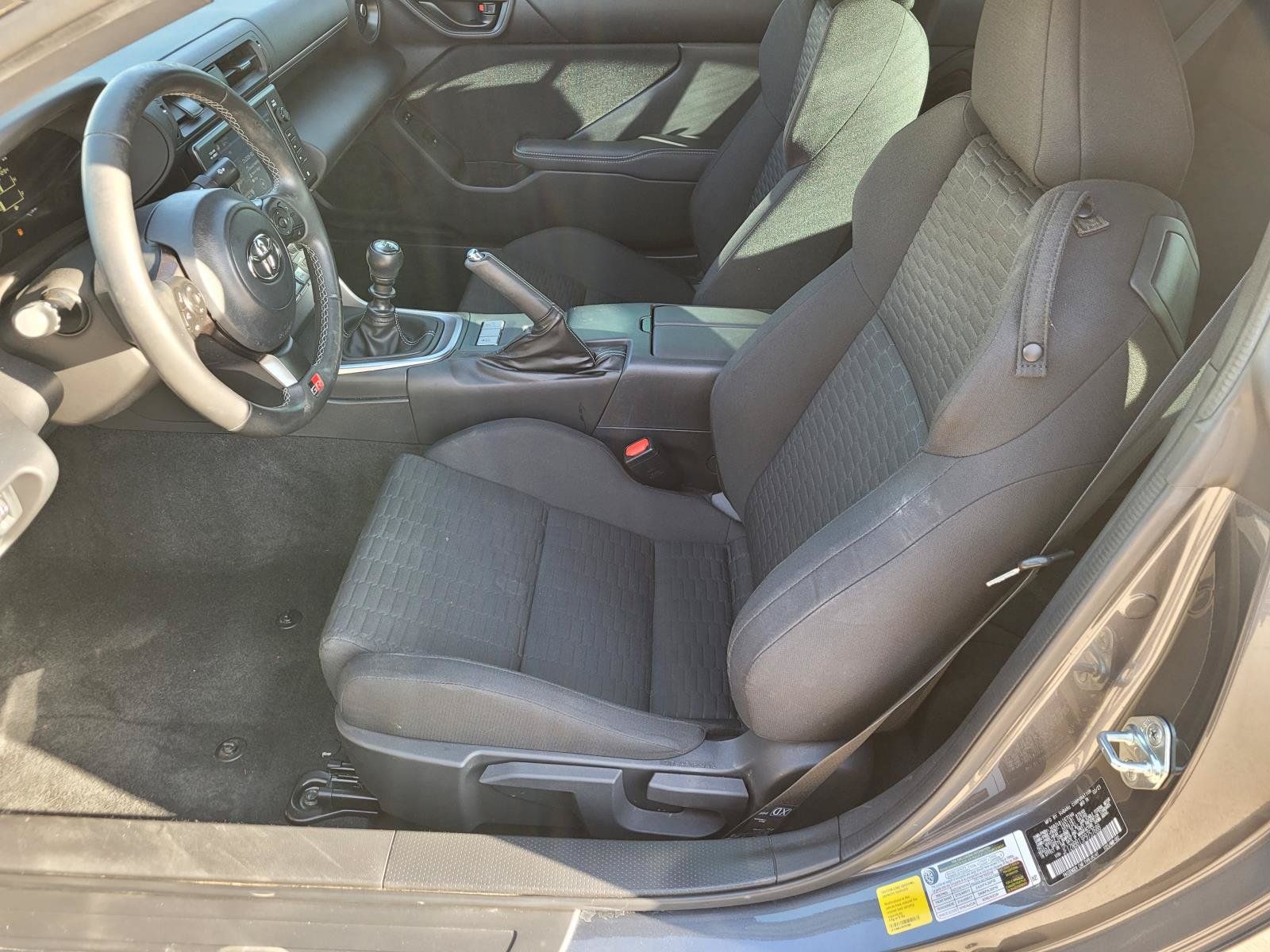 Used 2023 Toyota GR86 RWD image 3