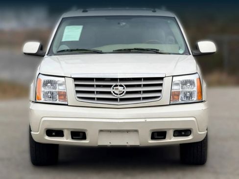 Used 2004 Cadillac Escalade 2WD image 9