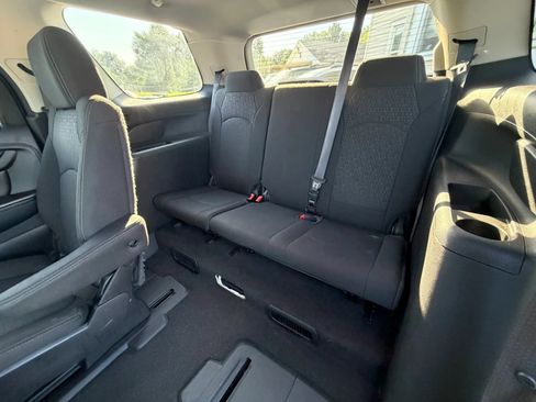 Used 2015 GMC Acadia SLE FWD image 23