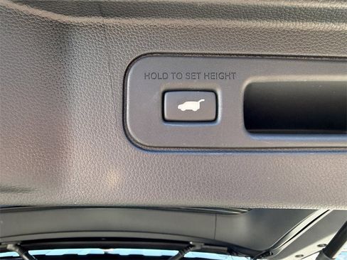 New 2025 Honda Pilot Touring image 11