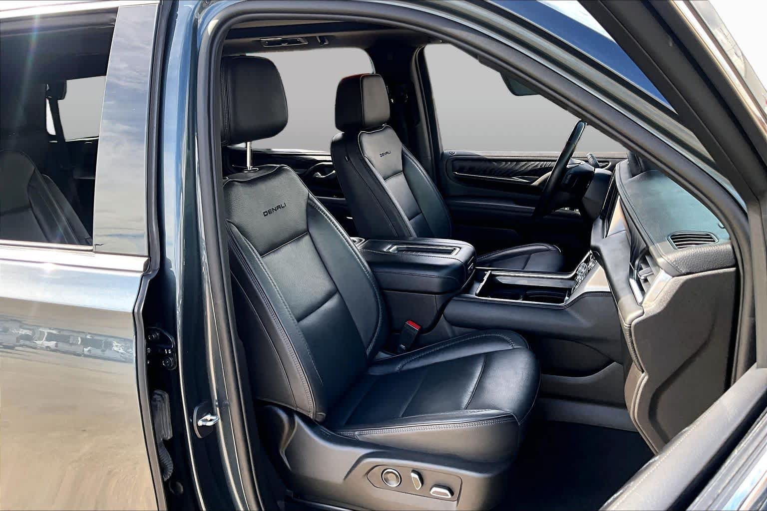 Used 2021 GMC Yukon Denali RWD image 9