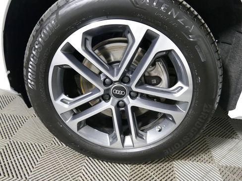 Certified 2025 Audi Q5 Premium w/ Convenience Package AWD/4WD image 9