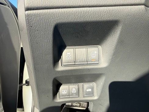 Used 2019 INFINITI Q70 Luxe w/ Sport Package AWD/4WD image 20