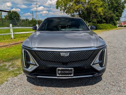 Used 2024 Cadillac Lyriq Tech AWD/4WD image 2