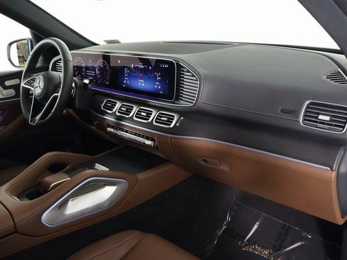 Used 2024 Mercedes-Benz GLE 350 4MATIC image 9