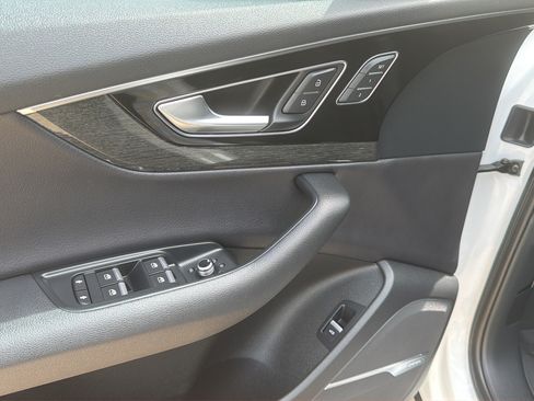 Used 2018 Audi Q7 3.0T Prestige AWD/4WD image 24