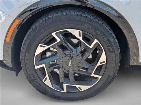 Used 2025 Kia Sportage SX FWD image 10