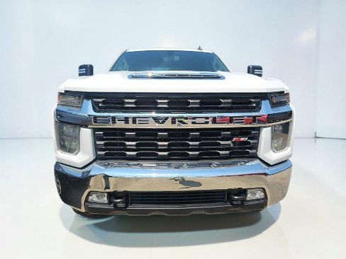Used 2023 Chevrolet Silverado 2500 LT w/ Convenience Package AWD/4WD image 2