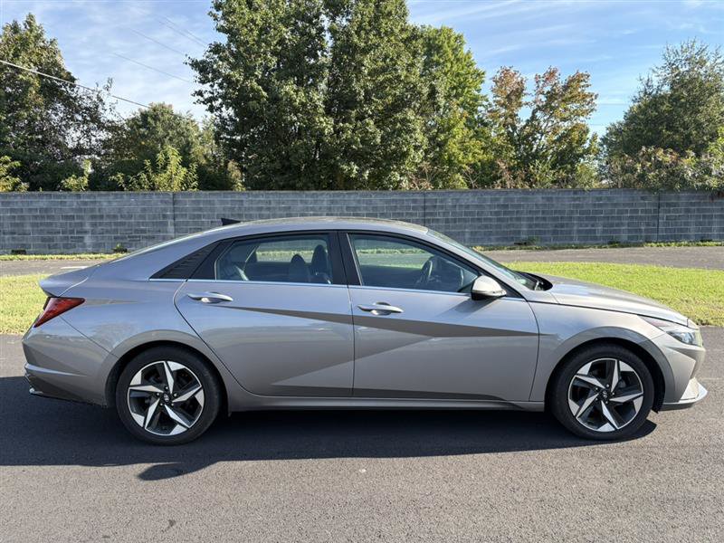 Used 2023 Hyundai Elantra Limited FWD image 7