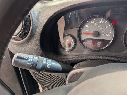 Used 2016 Jeep Wrangler Unlimited Sahara image 12