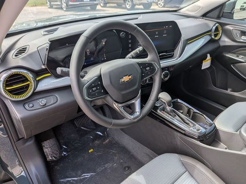 New 2026 Chevrolet Trax LT w/ Sunroof Package FWD image 31