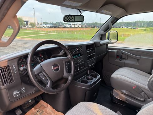 Used 2023 GMC Savana 3500 Extended w/ Driver Convenience Package RWD image 16
